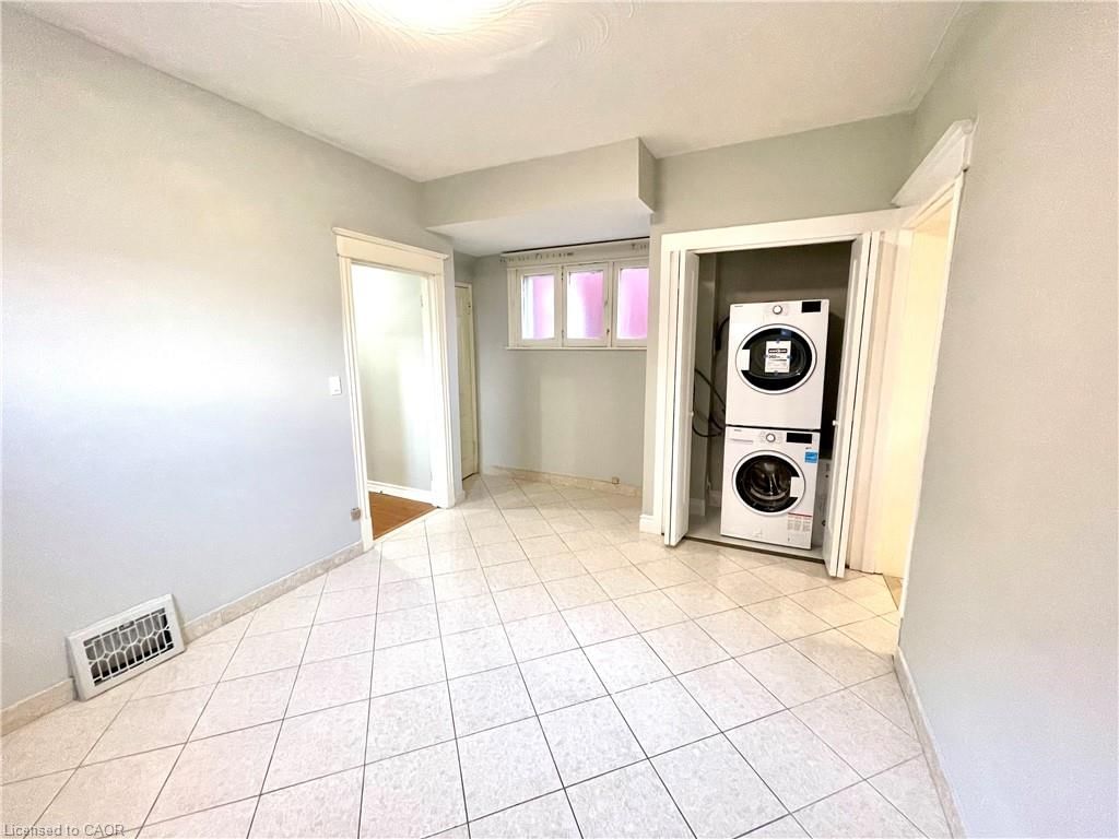 2 - 58 St. Matthews Avenue, Hamilton 4