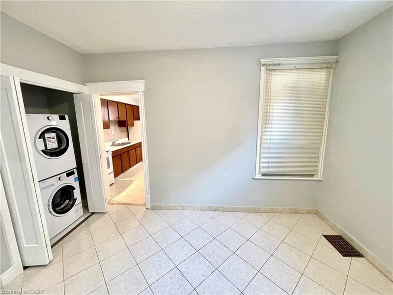 58 St. Matthews Avenue photo 5