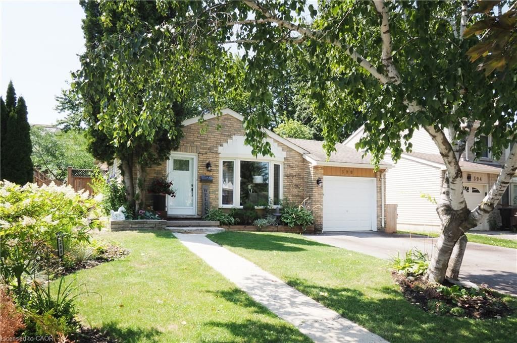 Single Family Residence for sale at 390 Driftwood Drive, Kitchener, ON, N2N 1Y6 - Forest Heights - MLS: 40851462