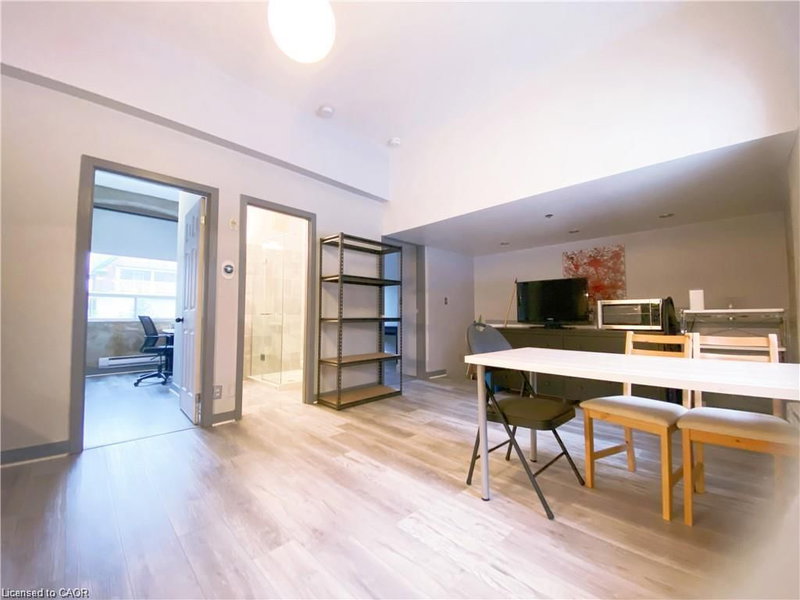 8 - 12 Bridgeport Road E