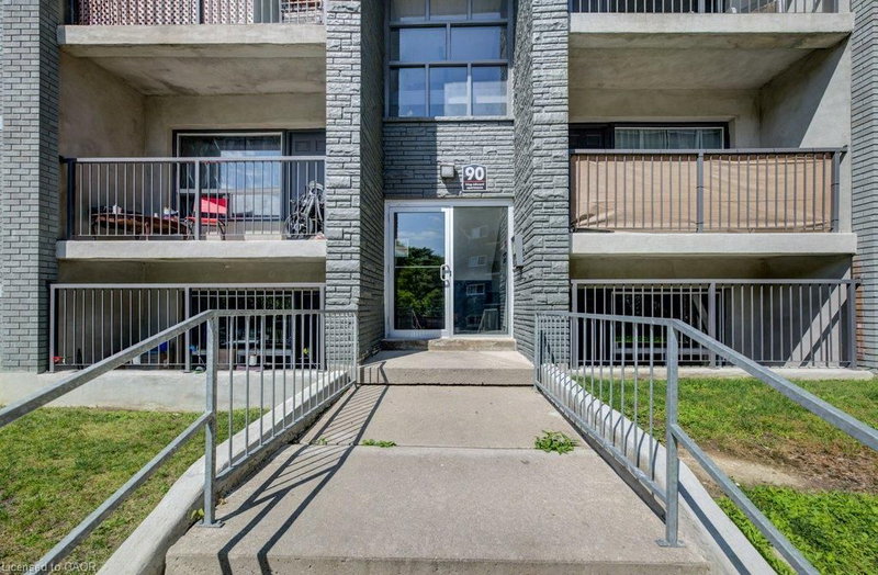 6 - 90 King Edward Avenue