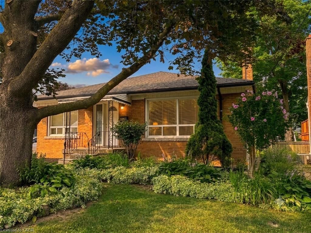 Single Family Residence sold at 20 Lloyd Manor Road, Etobicoke, ON, M9B 5H6 - Princess-Rosethorn - MLS: 40851706