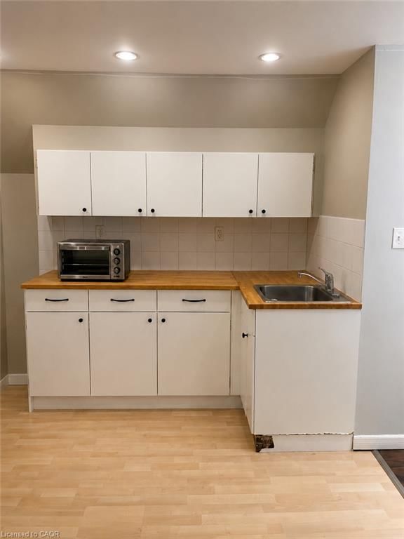 UPPER - 110 Hess Street S