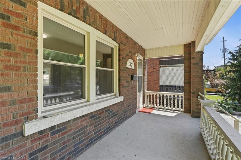 37 Maplewood Avenue