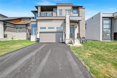 3742 Sunbank Crescent