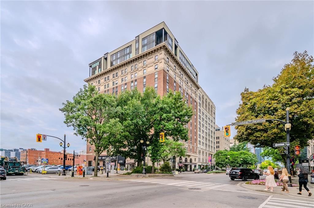 806 - 112 King Street E 2