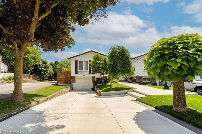 Lower Unit - 179 Wendover Drive