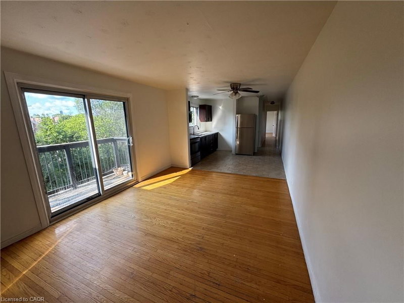 9 - 416 Lancaster Street W