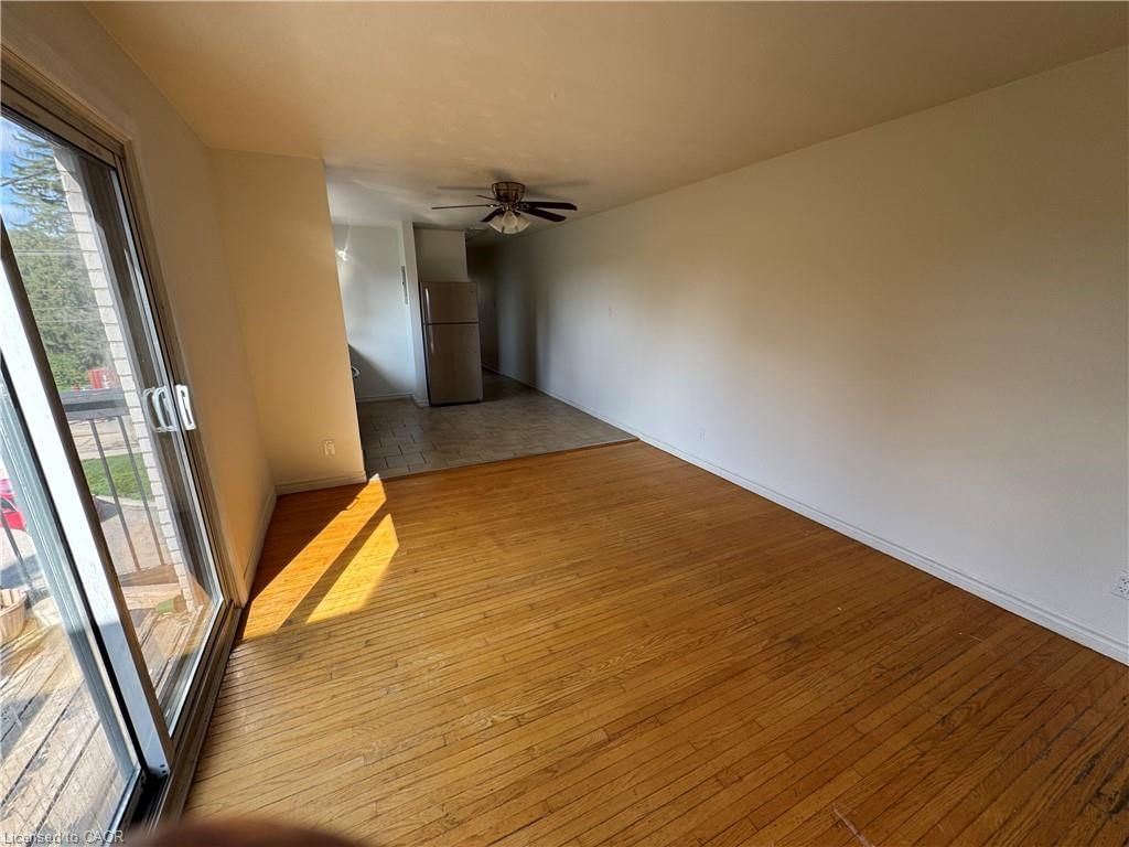 9 - 416 Lancaster Street W 4