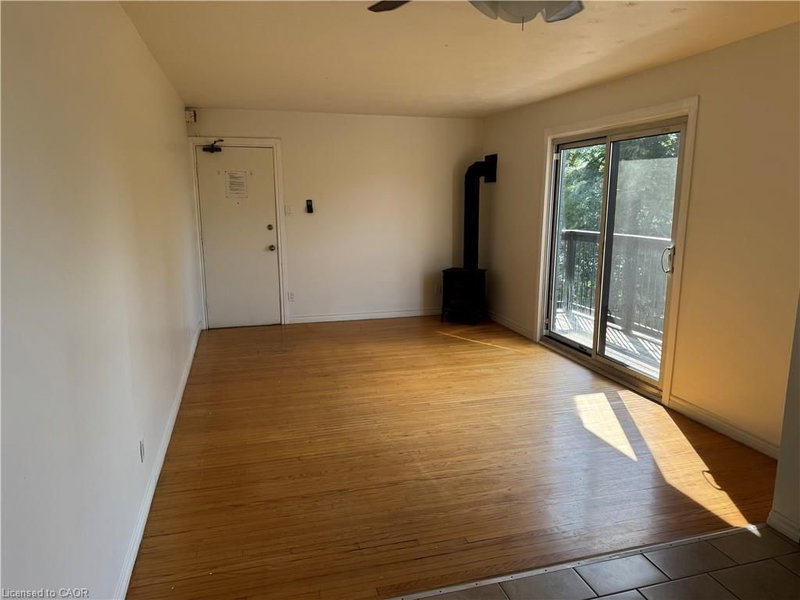 416 Lancaster Street W photo 5