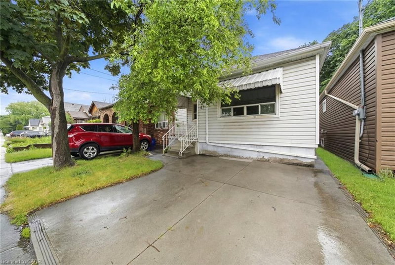 81 Cambridge Avenue