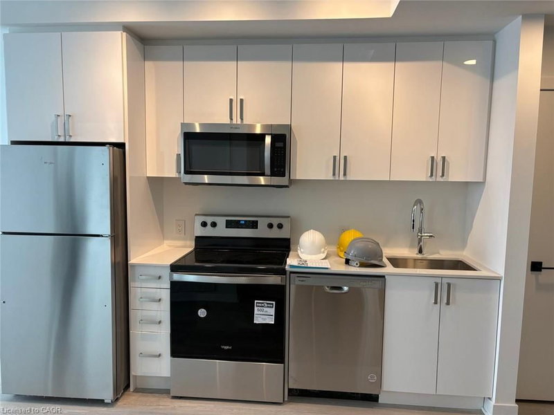 1215 - 2782 Barton Street E
