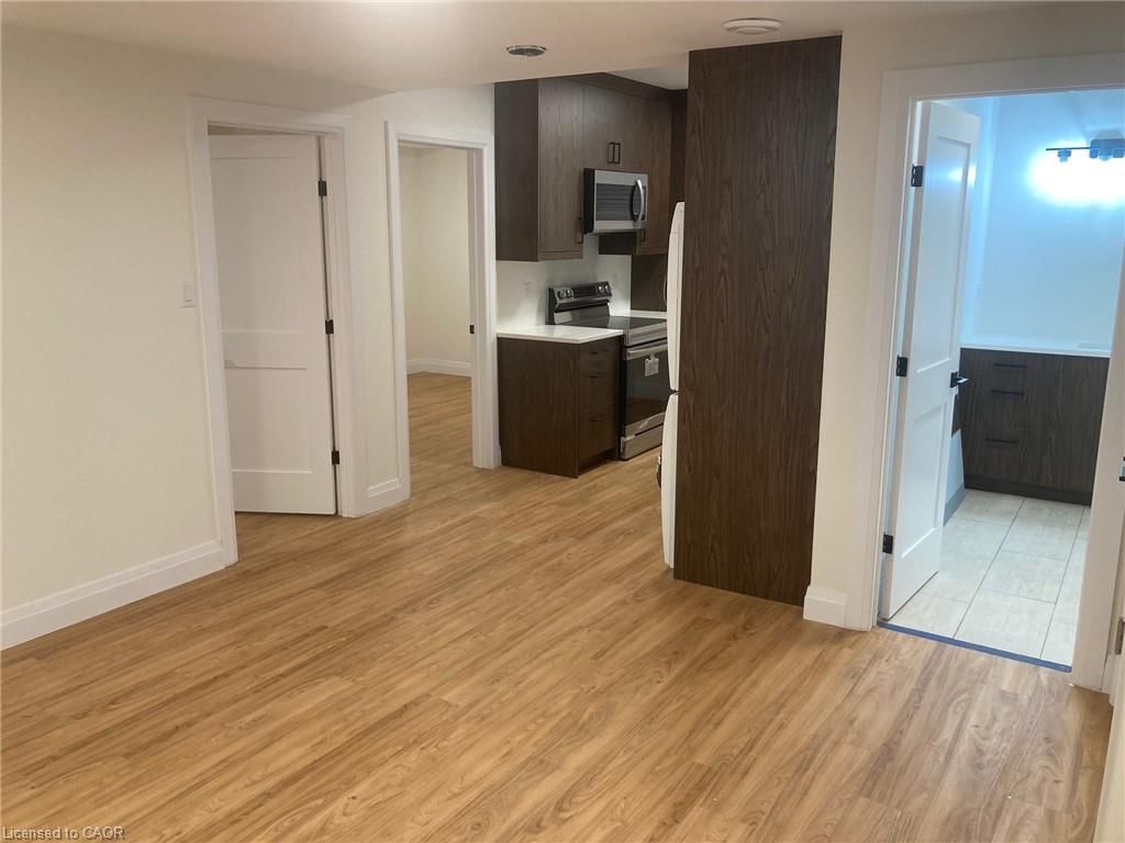 33B (lower unit) - 33 Church Street E, Elmira 4