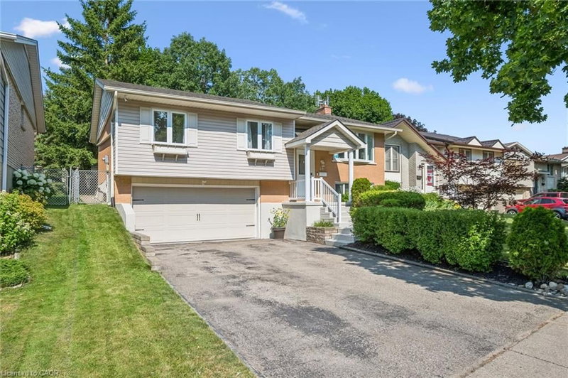 16 Nipigon Street