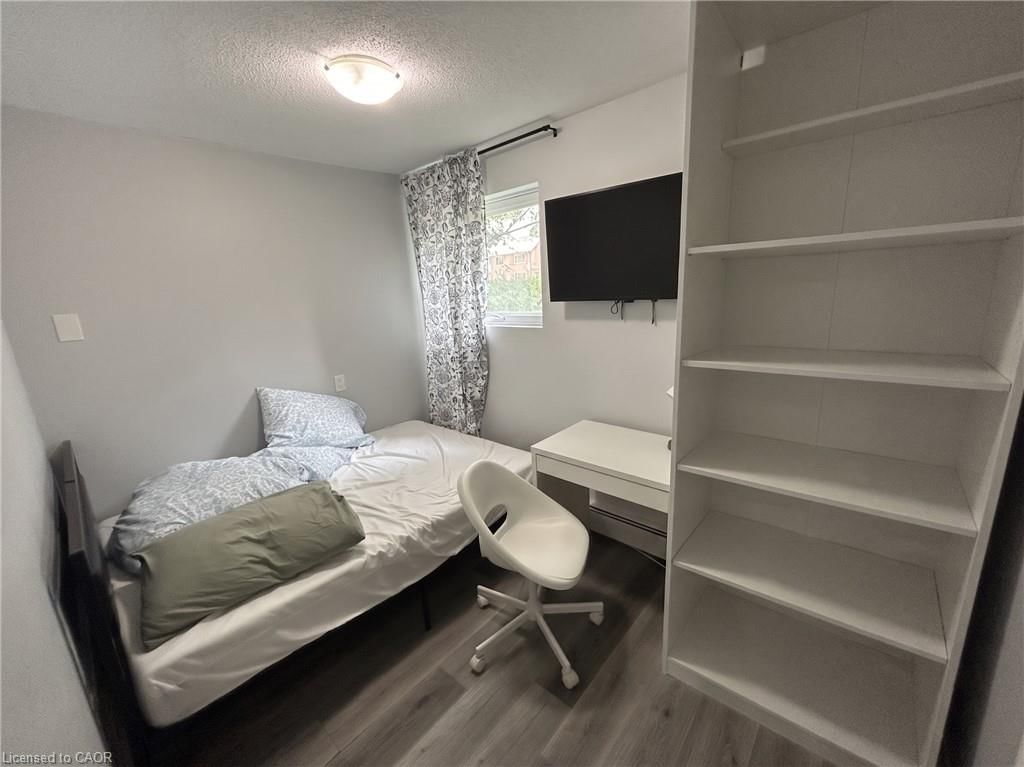 4 - 303 King Street N 5