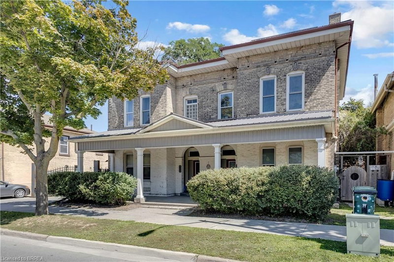 UPPER - 107 Brant Avenue