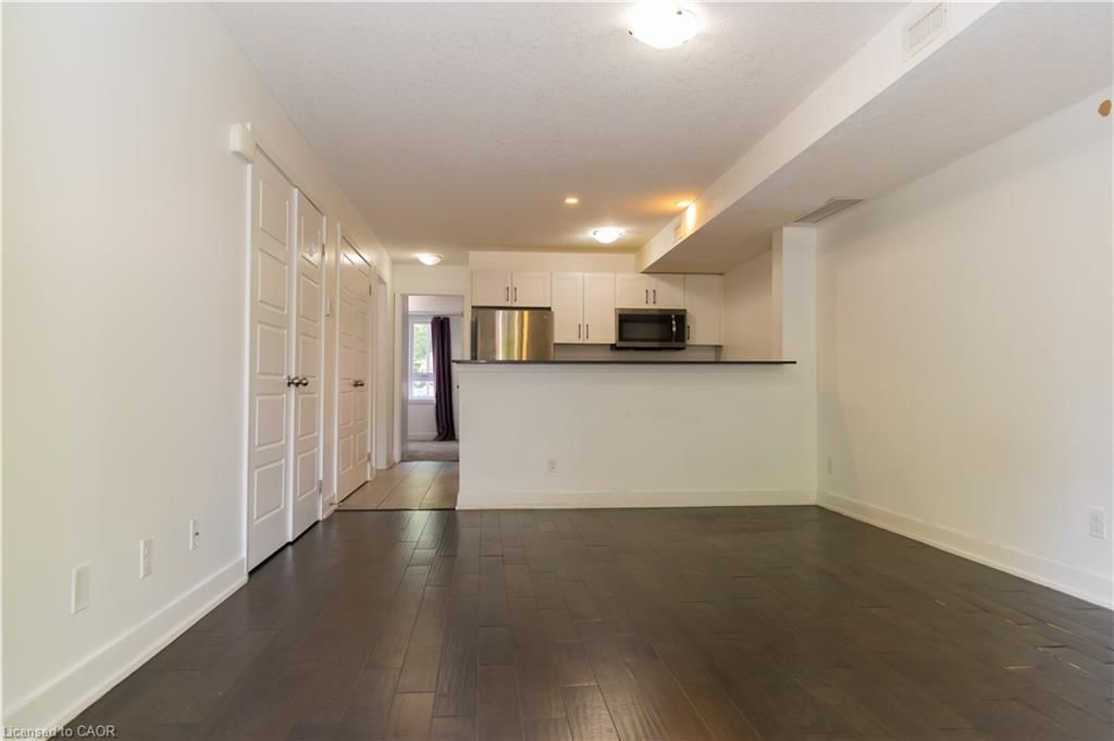 A5-190 Century Hill Drive, Kitchener, view 3