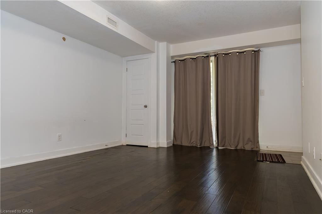 A5-190 Century Hill Drive, Kitchener, view 5