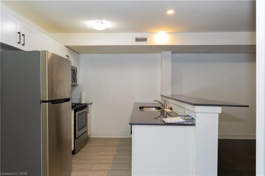 A5-190 Century Hill Drive, Kitchener, view 6
