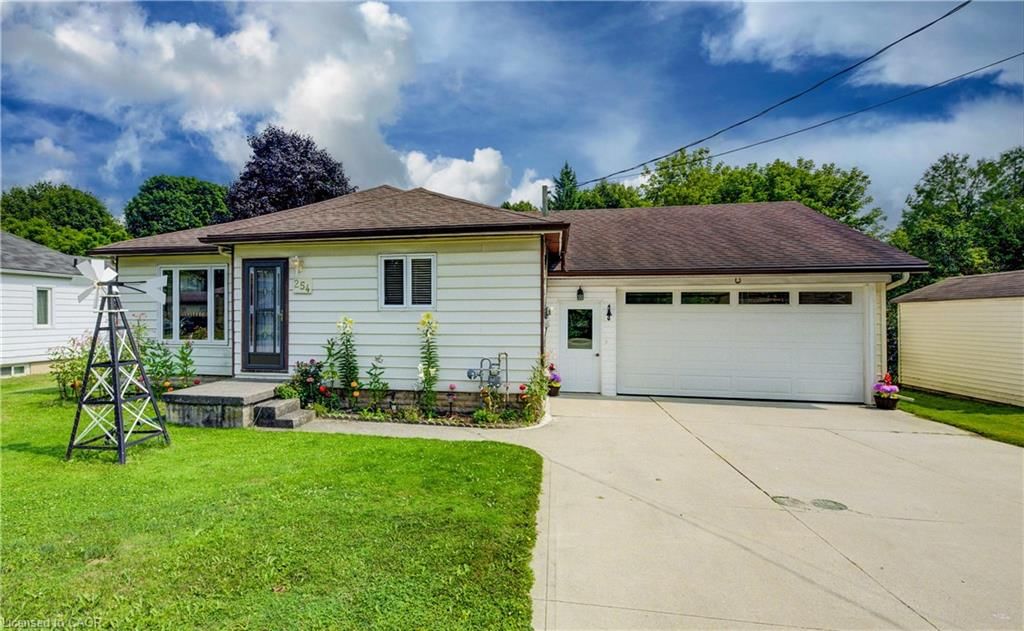 Single Family Residence for sale at 254 Wellington Street, Mount Forest, ON, N0G 2L0 - Mount Forest - MLS: 40852562
