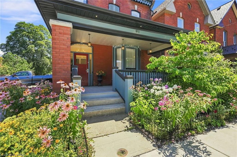 UPPER - 91 Wellington Street S