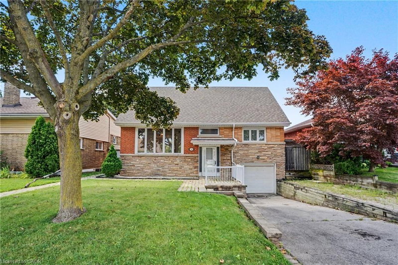 100 Hardale Crescent photo 4