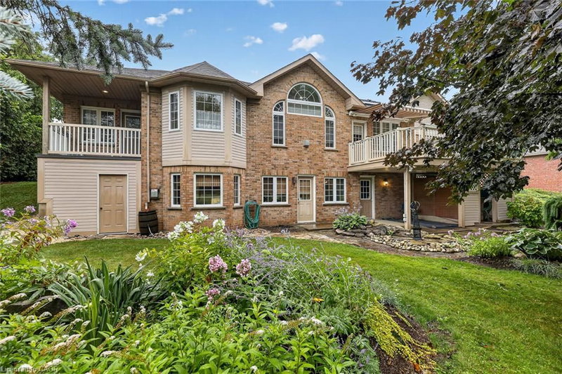 92 Shephard Place