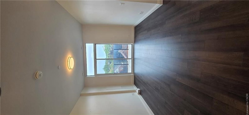 304 - 399 Queen Street S