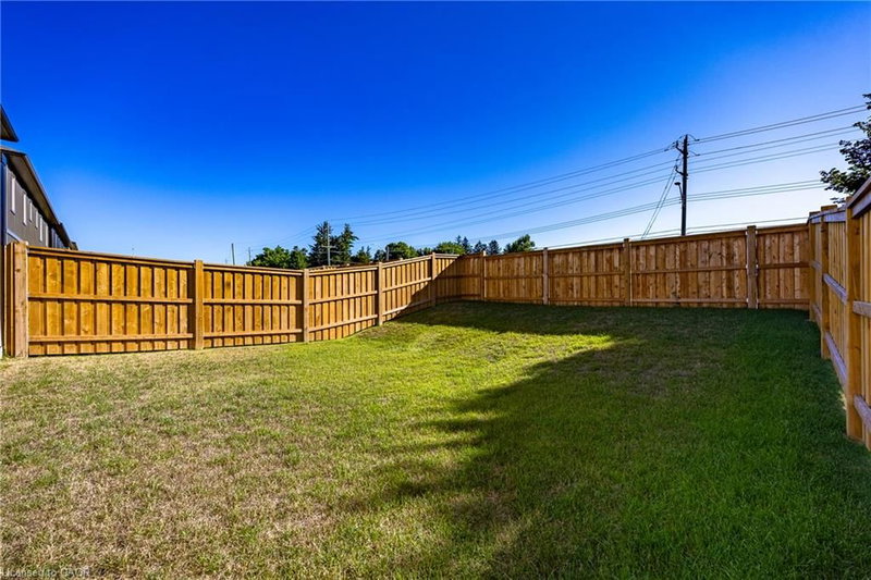 107 Amber Street photo 4
