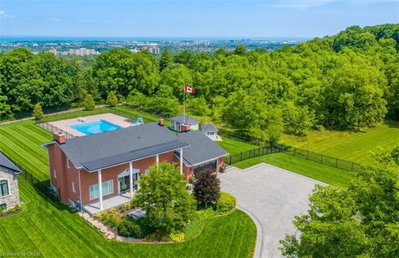 10 Azalea Court