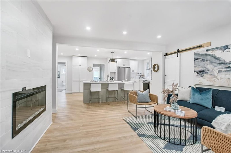1 - 10 Comet Avenue