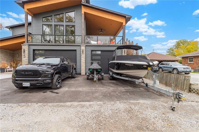 5 Archibald Drive