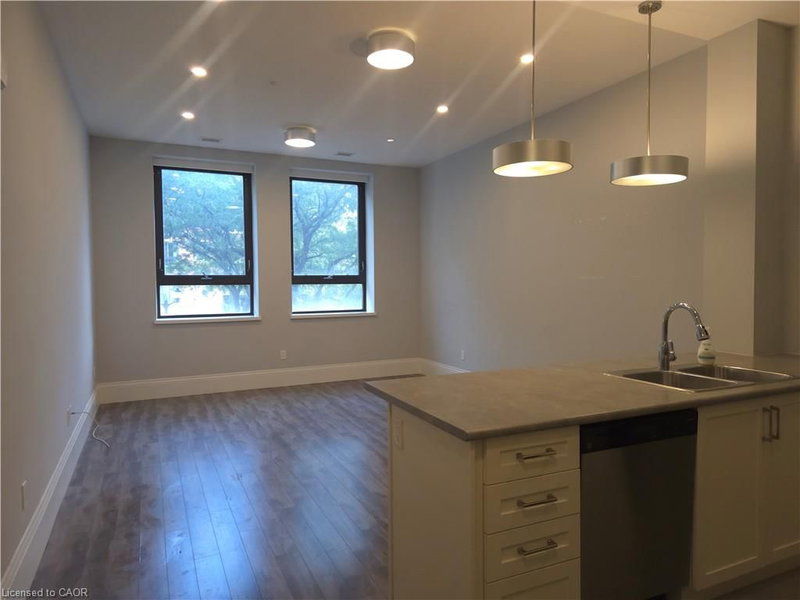 202 - 112 King Street E