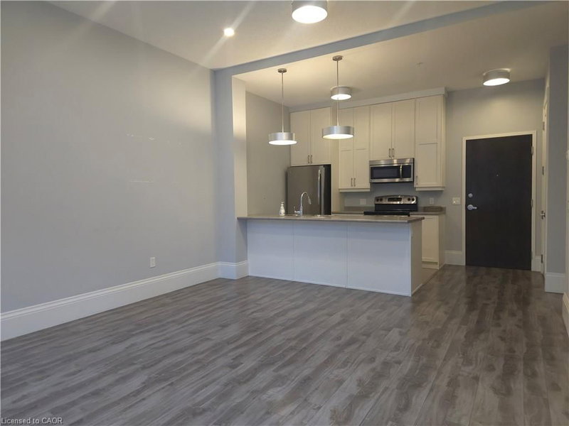 202 - 112 King Street E