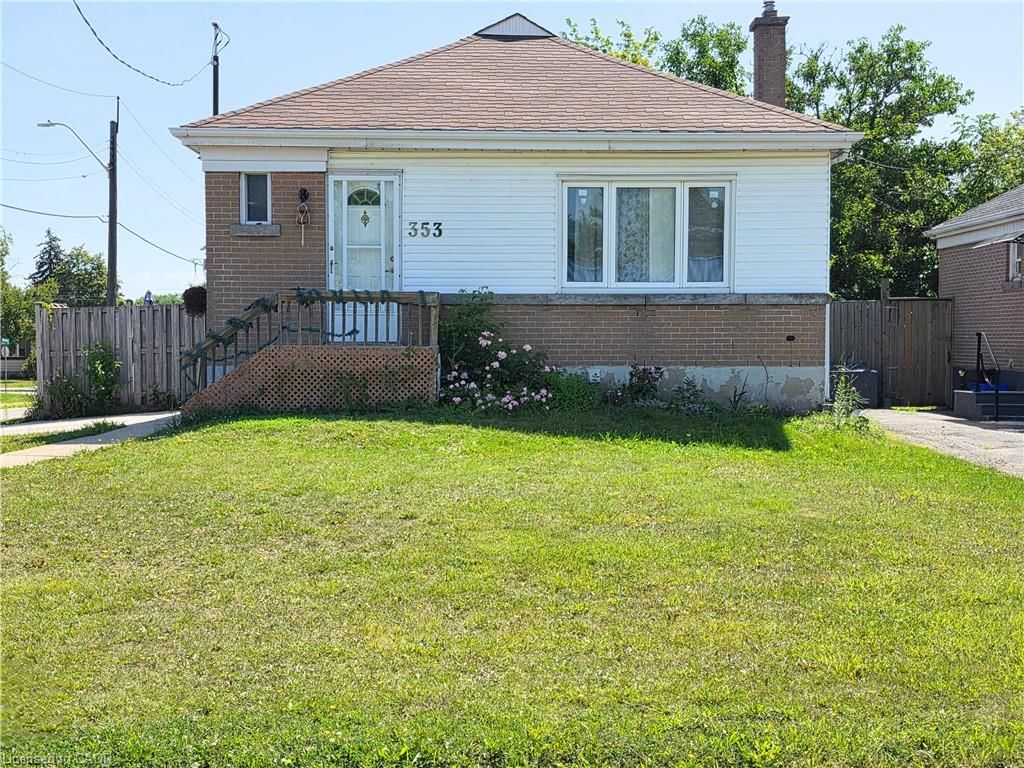 Single Family Residence for lease at 353 East 21st Street, Hamilton, ON, L8V 2V1 - Burkholme - MLS: 40852791