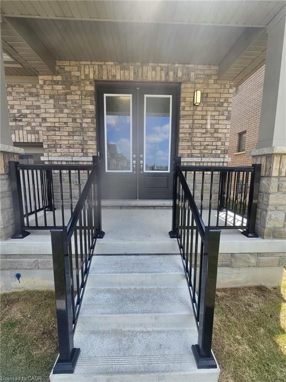 233 Leslie Davis Street