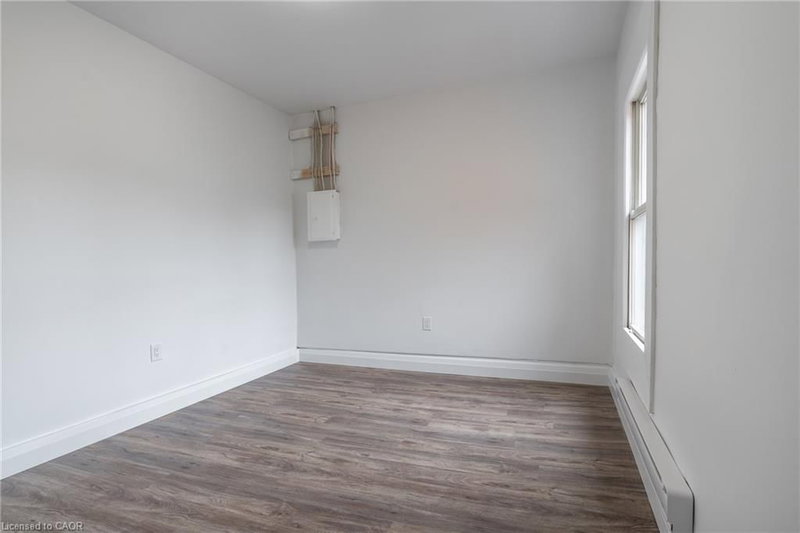 3 - 524 King Street E