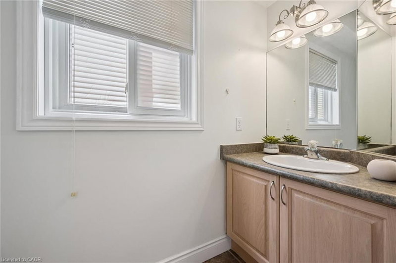 575 Violet Street photo 4