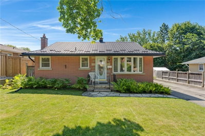 94 Ottawa Crescent