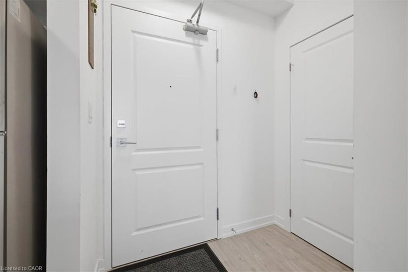 603 - 450 Dundas Street E