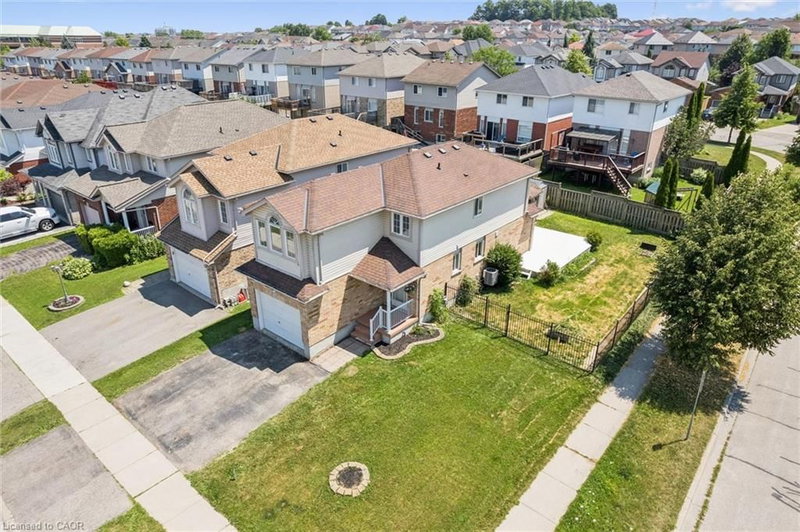 71 Peach Blossom Crescent