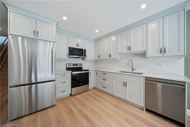 B - 53 Franklin Street