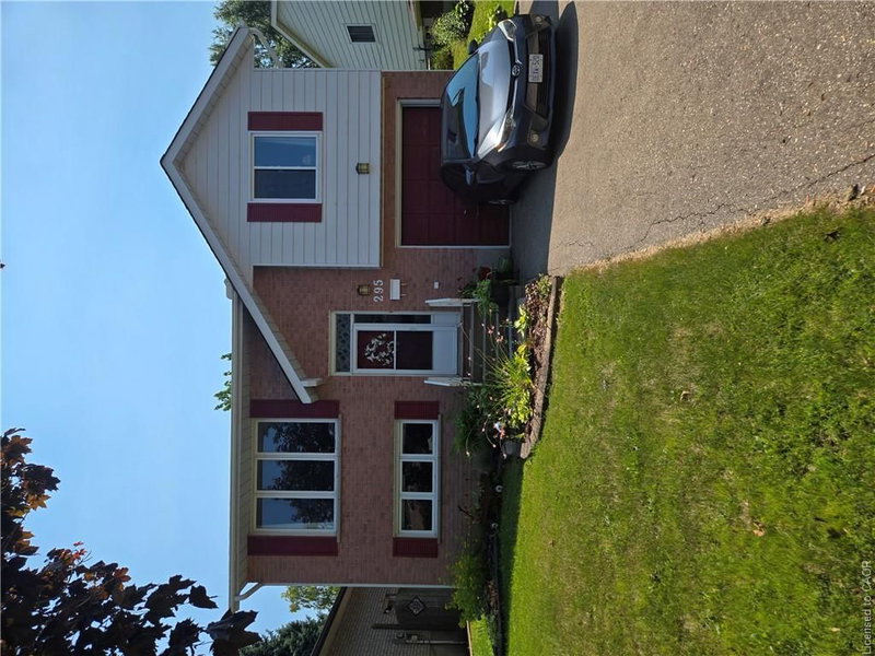 295 White Rock Crescent