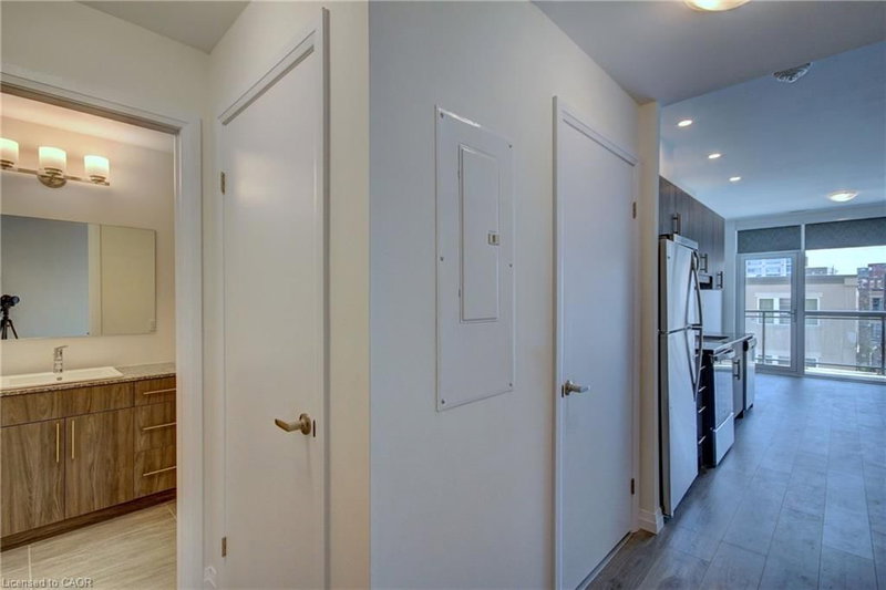 304 - 60 Charles Street W