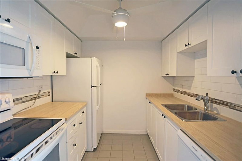 411 - 107 Bagot Street