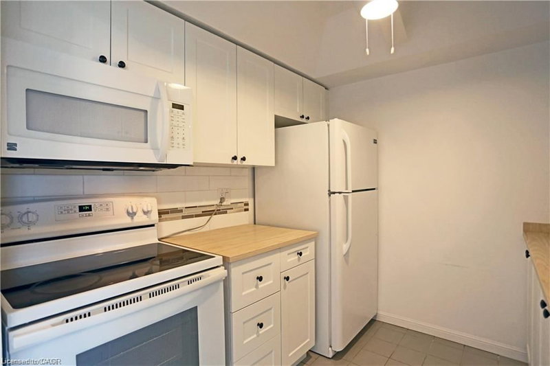 411 - 107 Bagot Street