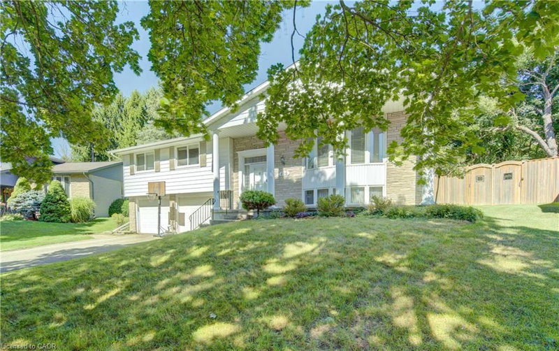 106 Autumn Hill Crescent