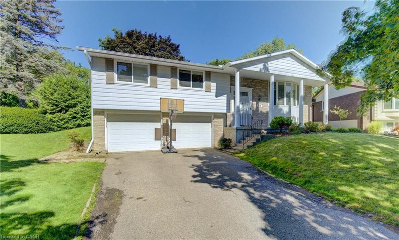 106 Autumn Hill Crescent