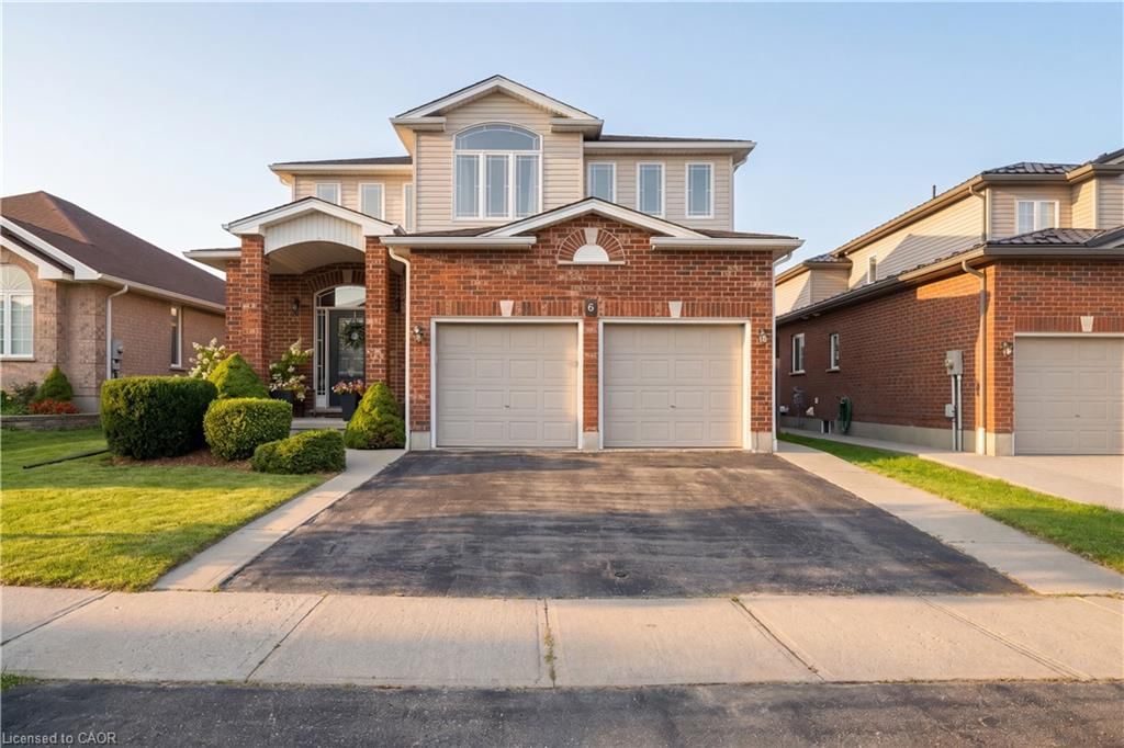 Single Family Residence sold at 6 Country Clair Street, Kitchener, ON, N2A 4J9 - Idlewood/Lackner Woods - MLS: 40853541