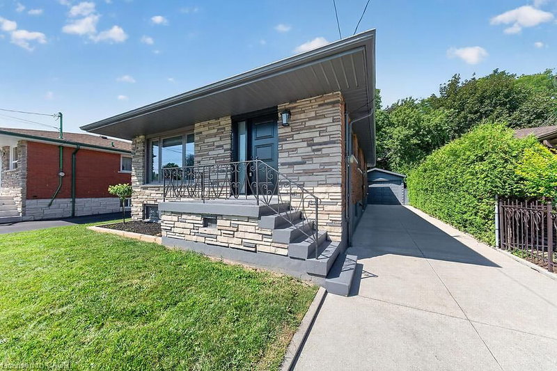 26 Parklands Drive